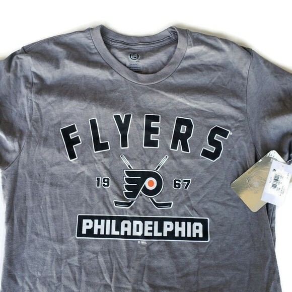 NHL Other - NHL Philadelphia Flyers Mens Size Small Center Short Sleeve T-Shirt Ice Gray